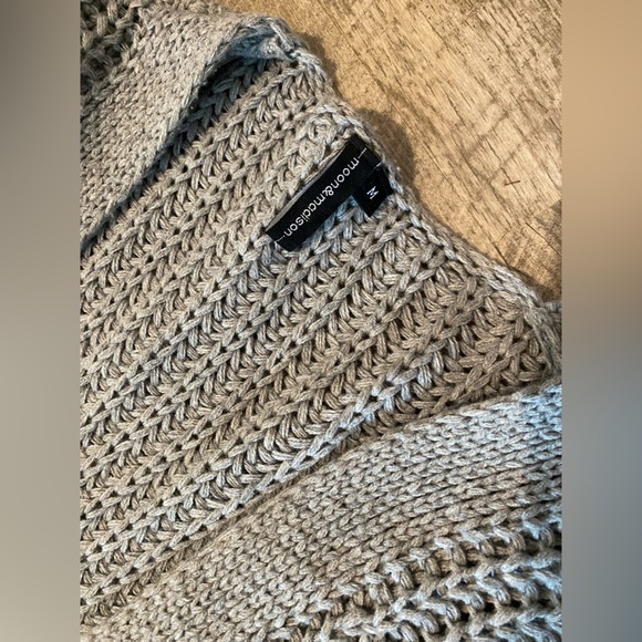 Oversized Bat Wing Knit Cardigan - Picture 3 of 5